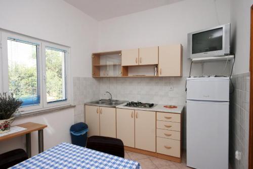 Apartments by the sea Pag - 6413