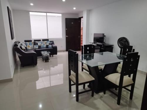 Televisyen dan/atau pusat hiburan di Balcones de la Rivera Apartamento Azulejo 3
