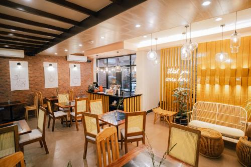 Marieli Suites near Panglao International Airport餐廳或用餐的地方