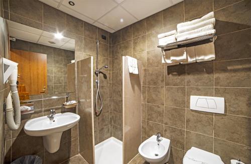 Ένα μπάνιο στο Smeraldo apartments