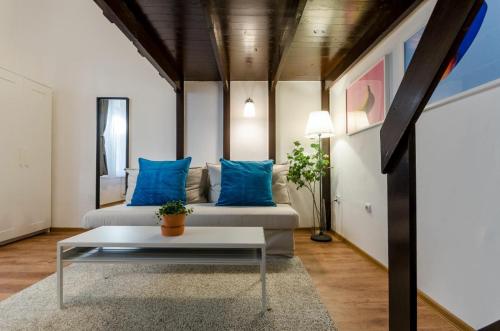 Quiet Cozy Apartment in Party Street e1 1075 Budapest, 10 Kazinczy utca kép - 3