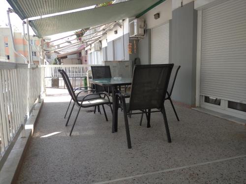 Debby's Central Apartment