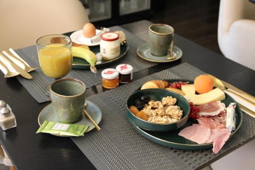 ホテルの敷地内または近くでの食事または食べ物
