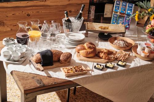 Gallery image of HOTEL MIRAMONTI ENOTECA in Pove del Grappa