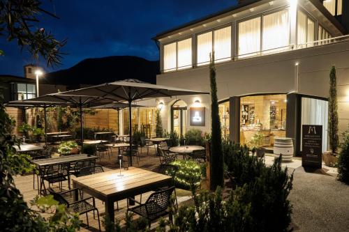 Gallery image of HOTEL MIRAMONTI ENOTECA in Pove del Grappa