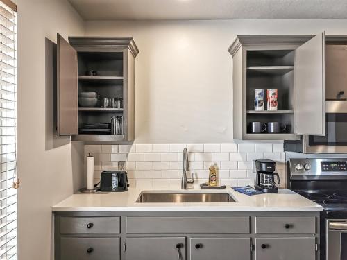 Freestanding 1 Bedroom Cabin tesisinde mutfak veya mini mutfak