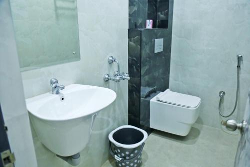 Bilik mandi di JSM Residency