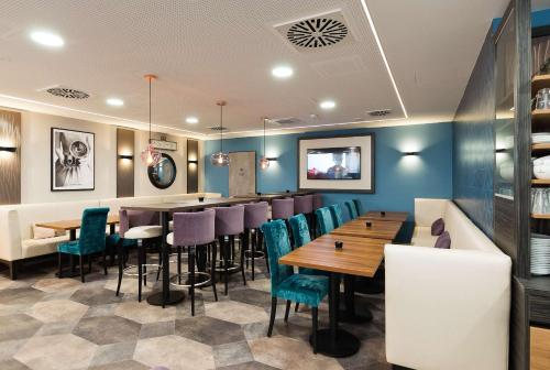 Ruang duduk di elaya hotel munich city