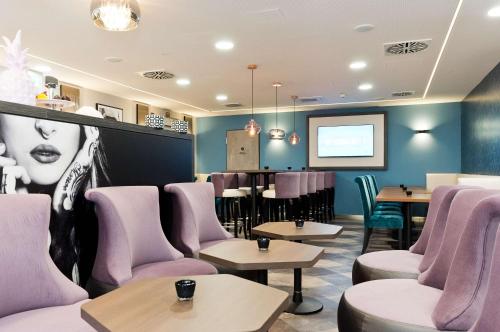 Ruang duduk di elaya hotel munich city