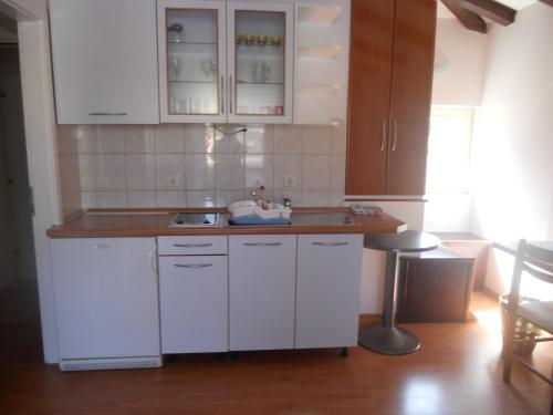 Kjøkken eller kjøkkenkrok på Apartments Ivanka Bilo