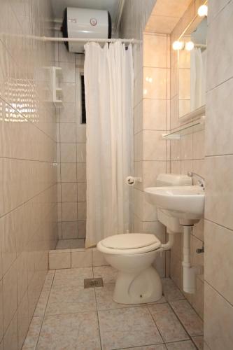 Apartments with parking space Pula - 7647