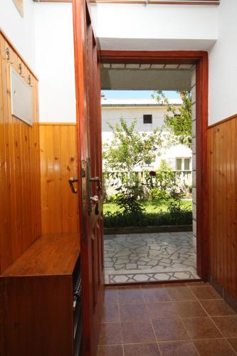 Apartments with parking space Senj - 7475