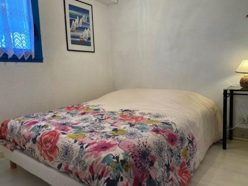 Katil atau katil-katil dalam bilik di Appartement Longeville-sur-Mer, 2 pièces, 4 personnes - FR-1-336-28