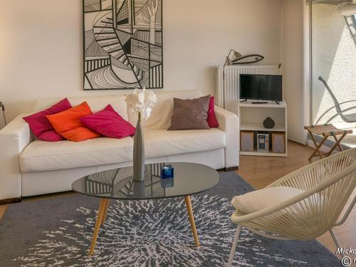 Photo de la galerie de l'établissement Larmor-Plage T1 bis avec Terrasse et Garage - FR-1-349-190, à Larmor-Plage