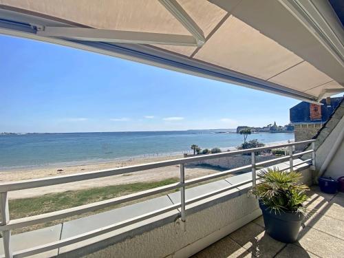 Photo de la galerie de l'établissement Larmor-Plage T1 bis avec Terrasse et Garage - FR-1-349-190, à Larmor-Plage