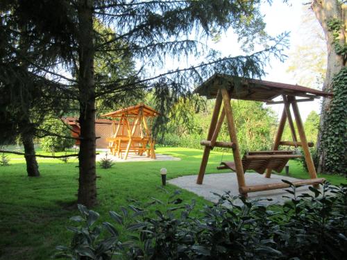 Zona de juegos infantil en Ferienanlage Waschbär Country