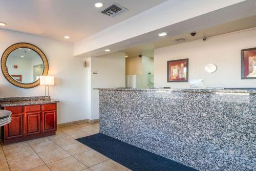 Fotografie z fotogalerie ubytování Rodeway Inn Phoenix North I-17 v destinaci Phoenix