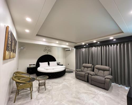 Afbeelding uit fotogalerij van Anand Resort - A luxury Private Pool Resort in Nashik in Nashik