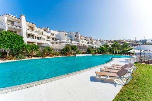 Magnolia Luxury Apartment by AltamarHomes