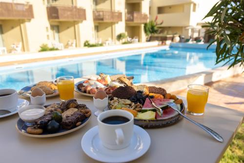 Mad på resortet eller i nærheden