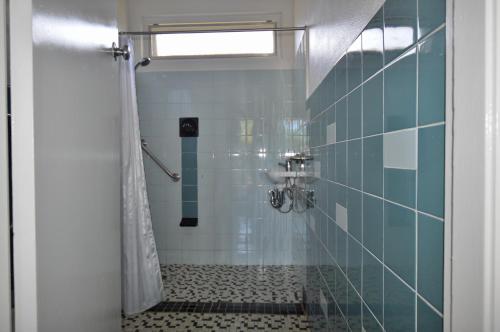 Mittagong Motel tesisinde bir banyo
