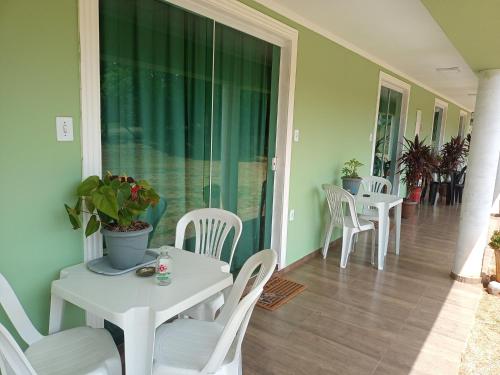 Restoran atau tempat lain untuk makan di Recanto Elohim
