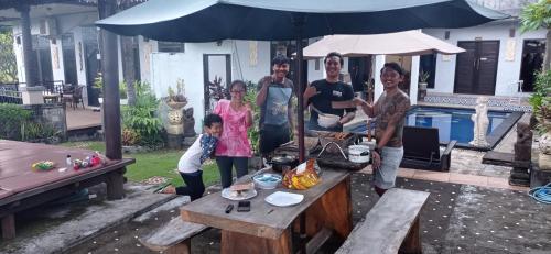Гости Khrisna Sunrise Homestay Tulamben