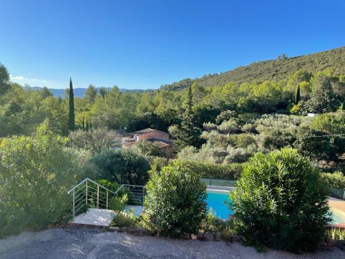 Výhled na bazén z ubytování Villa Provençale/Swimming pool heated all year! nebo okolí