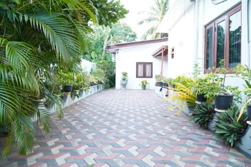 St Anne's Hotel & Restaurantにある庭