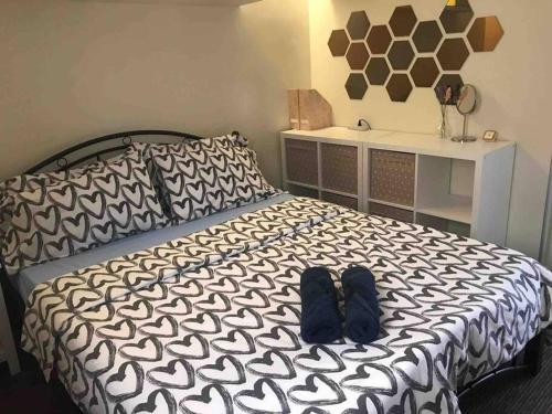 Postel nebo postele na pokoji v ubytování Cozy Home Deca Clark