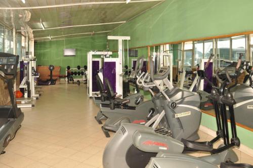 Fitness centrum a/nebo fitness zařízení v ubytování Churchill Addis Ababa Hotel