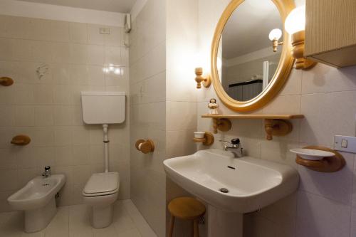 Kúpeľňa v ubytovaní Appartamento Zeni - Dolomiti di Brenta