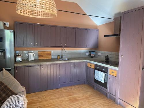 Dapur atau dapur kecil di Top House -Stylish property in village location