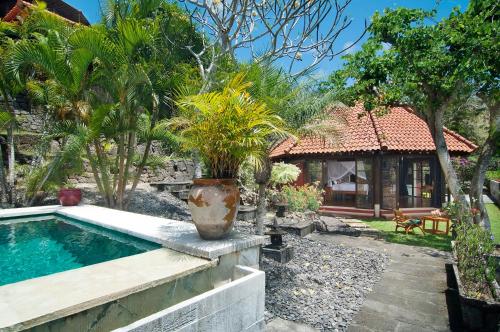 Bassenget på eller i nærheten av Canang Sari Uluwatu Villas Bali