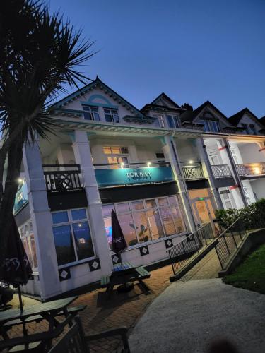 Gallery image of Beach Hotel Torbay B&B in Paignton