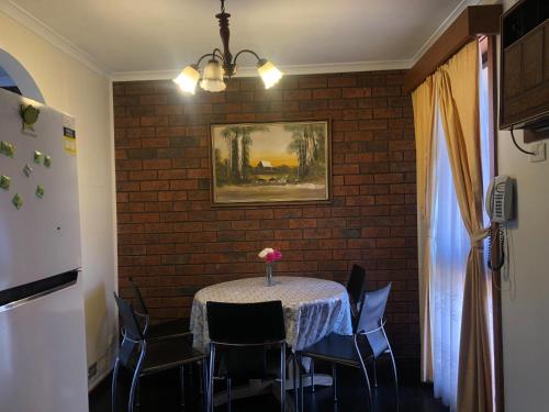 Μια τηλεόραση ή/και κέντρο ψυχαγωγίας στο Golden House
