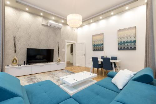 City Center Grand Luxury w 2BR/2BT