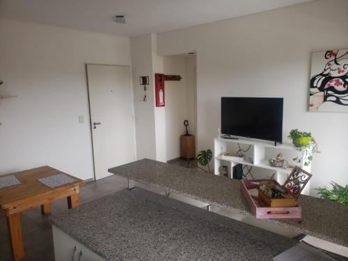 Departamento cómodo, luminoso con excelente vista.