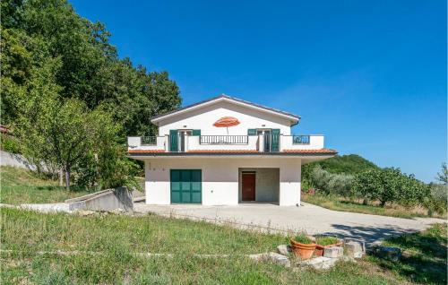 Beautiful Home In Farindola With 2 Bedrooms
