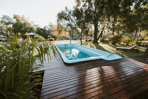 卡索那里奧酒店游泳池或附近泳池