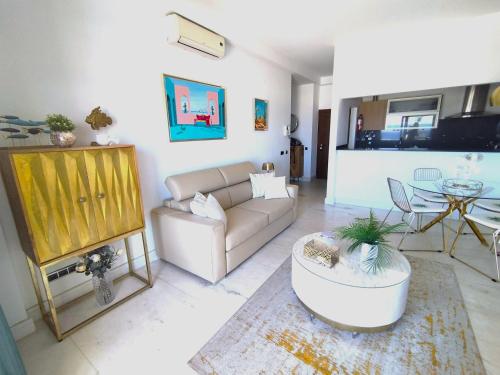 Foto POTATO BEACH apartment at beach front & sea view 3