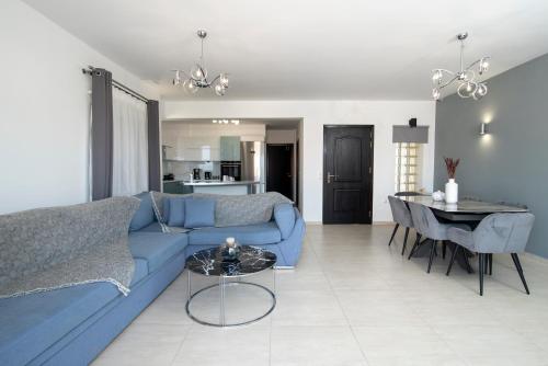 Гостиная зона в Mary's luxury apartment Elaia 1