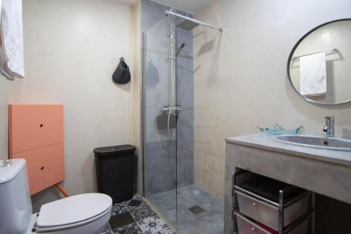A bathroom at Acogedor apartamento junto al mar