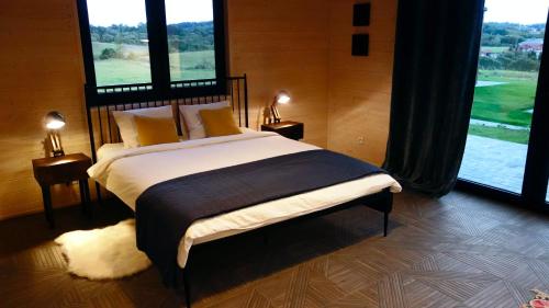 Photo de la galerie de l'établissement Dzikie Lisko - Apartament z tarasem, à Lesko