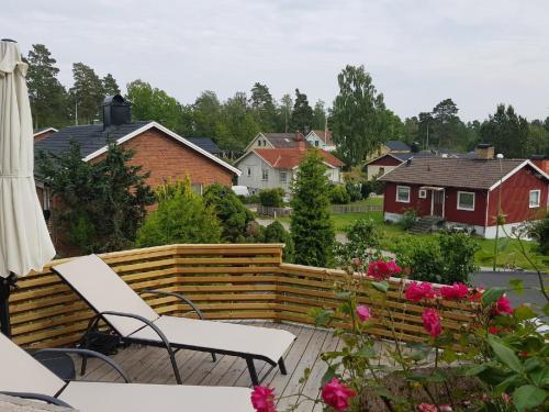 Ein Garten an der Unterkunft Apartments "Ecohouse" nearby Håverud Dalsland Sweden