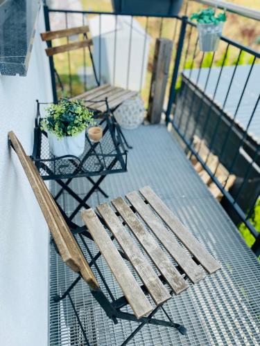 Balkón nebo terasa v ubytování Gemütliche Neubauwohnung 70qm
