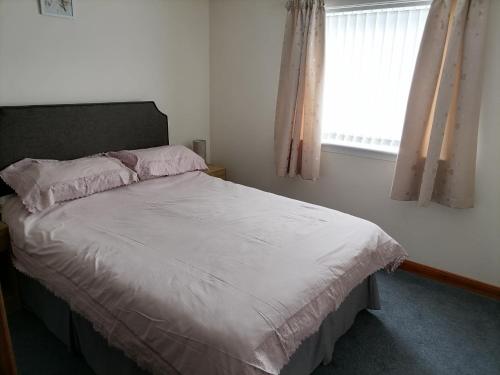 Impeccable 2-Bed Flat in Wick – Photos 3