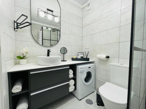 Tenerifeopenhome Central corner relax, wifi, breakfast, beach Los Cristisnos