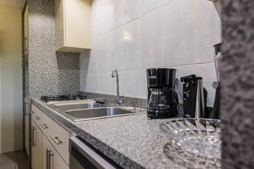  Enjoyment Villa Cataleya -  Room  picture :   Tea/Coffee maker    Minibar    Shower                           