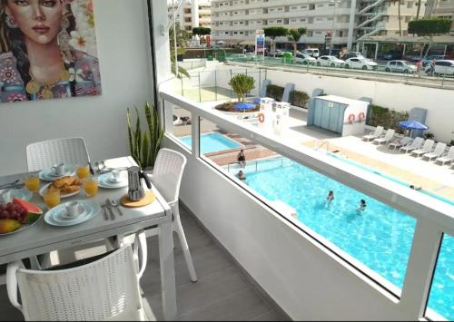 Playa del Inglés 5 min walk from Yumbo! 204